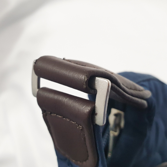 Lug Trotter Handbag in Navy Blue - Picture 9 of 10